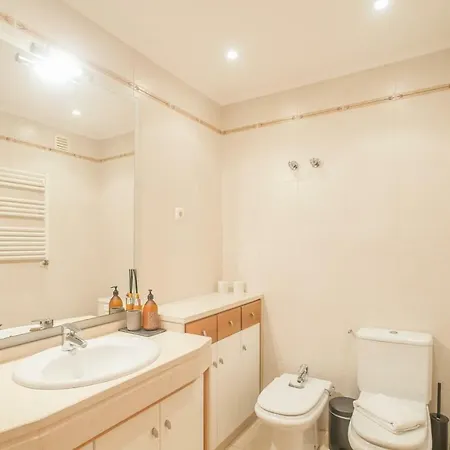 Exclusive Penthouse With Terrace & Garage Appartement Lissabon
